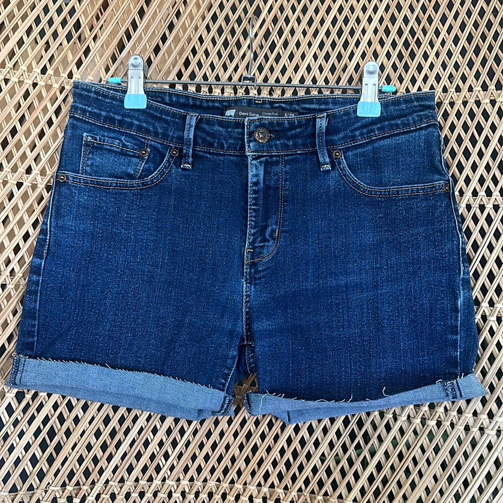 Levi’s CUSTOM denim shorts sz29